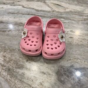 Crocs pink heart with flower size 7